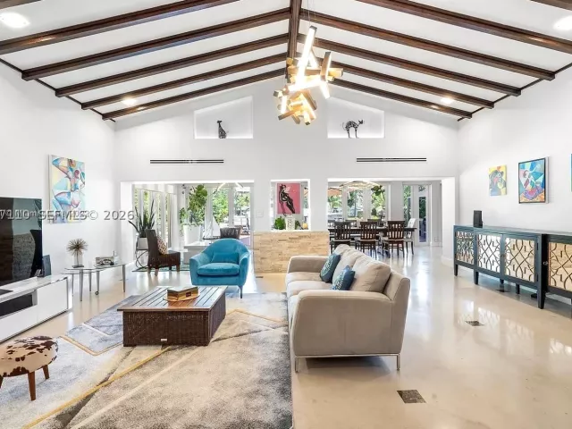 4-bedroom home for rent in Fort Lauderdale - 800 SW 12th - MondialRealty