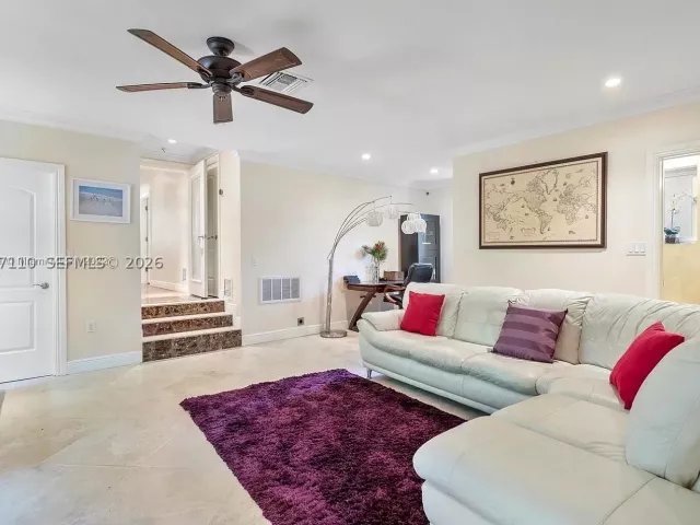 4-bedroom home for rent in Fort Lauderdale - 800 SW 12th - MondialRealty