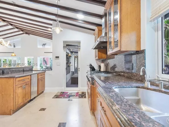4-bedroom home for rent in Fort Lauderdale - 800 SW 12th - MondialRealty