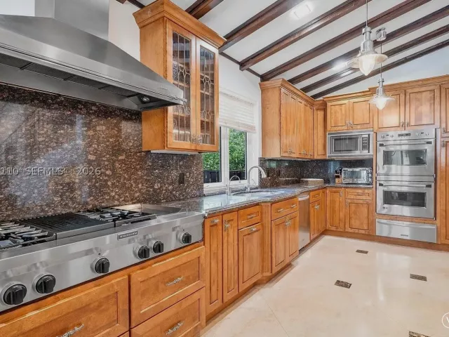 4-bedroom home for rent in Fort Lauderdale - 800 SW 12th - MondialRealty