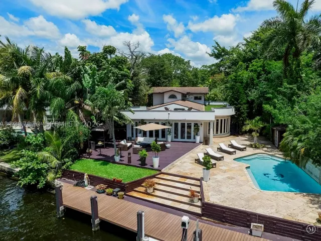 4-bedroom home for rent in Fort Lauderdale - 800 SW 12th - MondialRealty