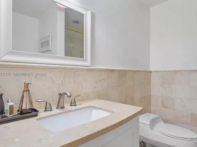 4-bedroom home for rent in Fort Lauderdale - 800 SW 12th - MondialRealty