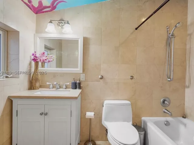 4-bedroom home for rent in Fort Lauderdale - 800 SW 12th - MondialRealty