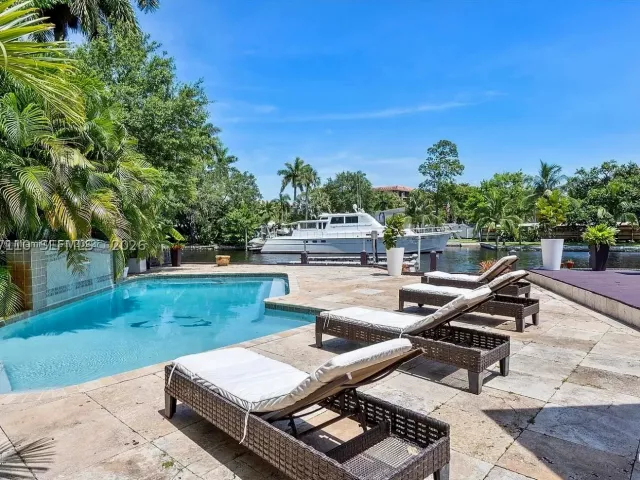 4-bedroom home for rent in Fort Lauderdale - 800 SW 12th - MondialRealty