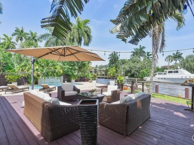 4-bedroom home for rent in Fort Lauderdale - 800 SW 12th - MondialRealty