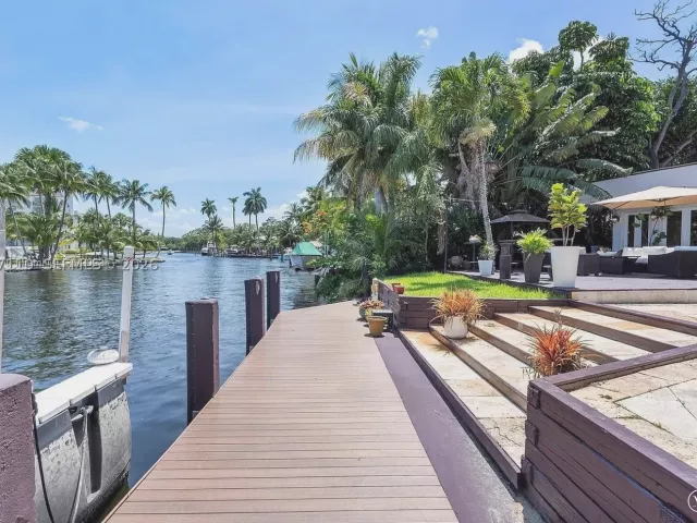 4-bedroom home for rent in Fort Lauderdale - 800 SW 12th - MondialRealty