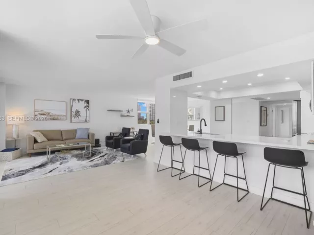 2-bedroom condo for rent in Hallandale Beach - 3180 S Ocean Dr 516 - MondialRealty