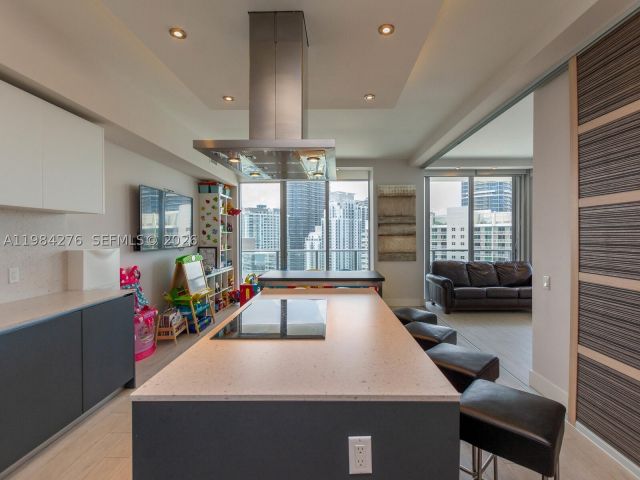4-bedroom condo for sale in Miami - 1300 Brickell Bay Dr 3804 - MondialRealty