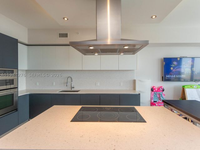 4-bedroom condo for sale in Miami - 1300 Brickell Bay Dr 3804 - MondialRealty