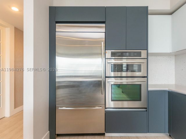 4-bedroom condo for sale in Miami - 1300 Brickell Bay Dr 3804 - MondialRealty