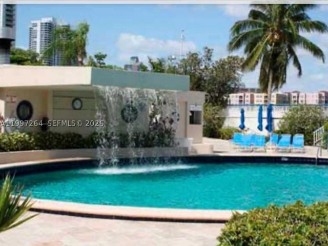 2-bedroom condo for rent in Aventura - 19355 Turnberry Way 16L - MondialRealty