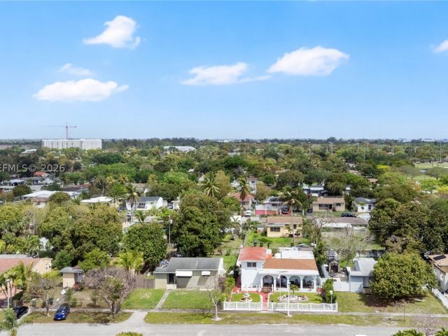 5-bedroom home for sale in North Miami - 1335 NW 129th St - MondialRealty
