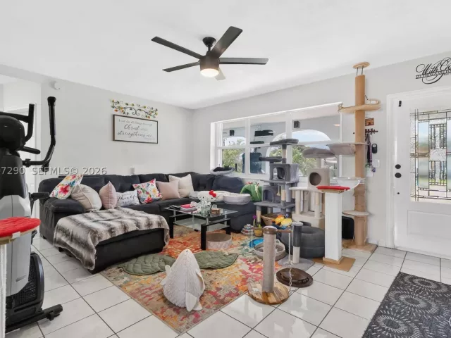 5-bedroom home for sale in North Miami - 1335 NW 129th St - MondialRealty