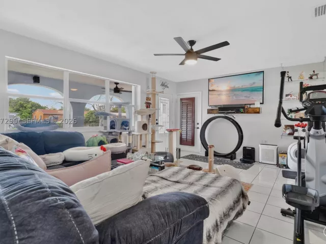5-bedroom home for sale in North Miami - 1335 NW 129th St - MondialRealty