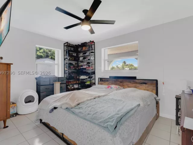 5-bedroom home for sale in North Miami - 1335 NW 129th St - MondialRealty