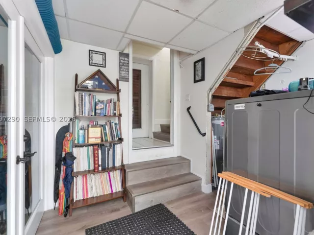5-bedroom home for sale in North Miami - 1335 NW 129th St - MondialRealty