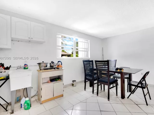 5-bedroom home for sale in North Miami - 1335 NW 129th St - MondialRealty