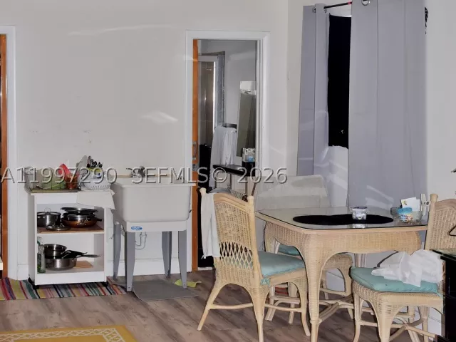 5-bedroom home for sale in North Miami - 1335 NW 129th St - MondialRealty