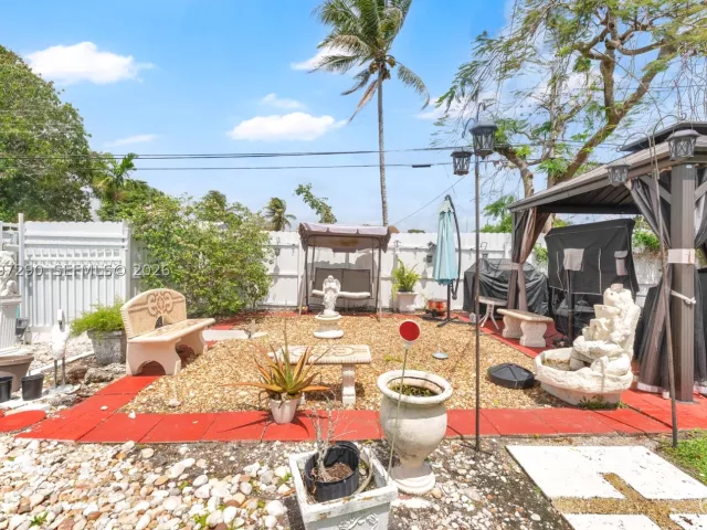 5-bedroom home for sale in North Miami - 1335 NW 129th St - MondialRealty