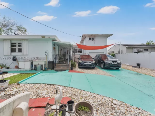 5-bedroom home for sale in North Miami - 1335 NW 129th St - MondialRealty
