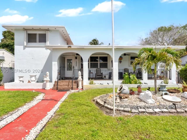 5-bedroom home for sale in North Miami - 1335 NW 129th St - MondialRealty