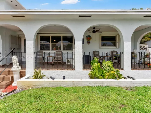 5-bedroom home for sale in North Miami - 1335 NW 129th St - MondialRealty
