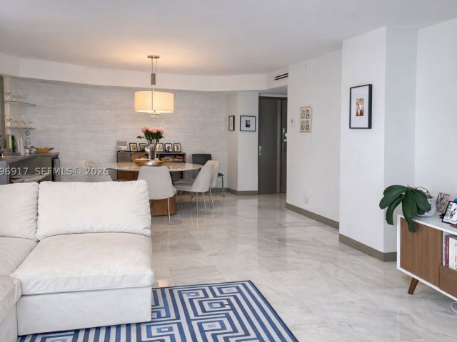 2-bedroom condo for sale in Miami - 701 Brickell Key Blvd 1611 - MondialRealty