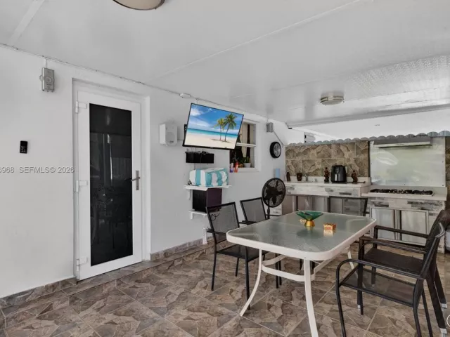 3-bedroom home for sale in Miami - 20525 SW 114th Pl - MondialRealty