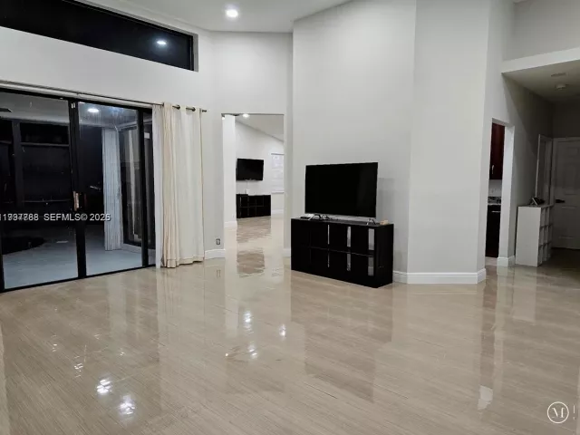 4-bedroom home for rent in Boca Raton - 10084 Lexington Estates Blvd - MondialRealty