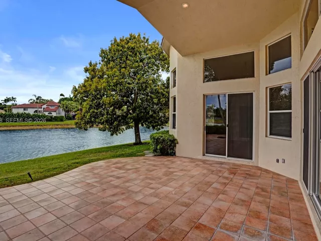 3-bedroom home for rent in Boca Raton - 10800 Haydn Dr 0 - MondialRealty