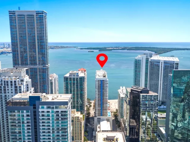 1-bedroom condo for sale in Miami - 1200 Brickell Bay Dr PH 4218 - MondialRealty