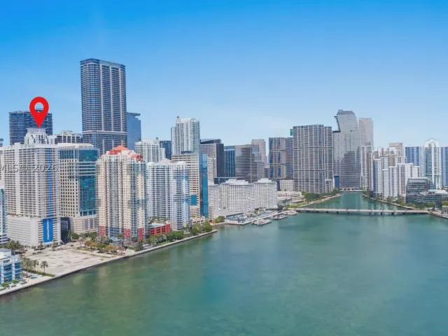 1-bedroom condo for sale in Miami - 1200 Brickell Bay Dr PH 4218 - MondialRealty