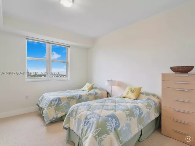 2-bedroom condo for sale in Aventura - 20000 E Country Club Dr 1102 - MondialRealty
