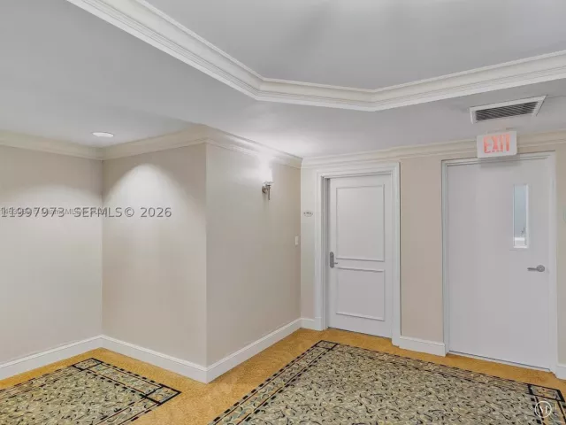 2-bedroom condo for sale in Aventura - 20000 E Country Club Dr 1102 - MondialRealty