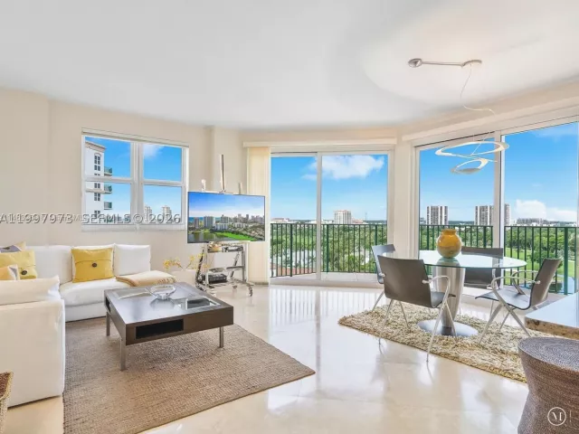 2-bedroom condo for sale in Aventura - 20000 E Country Club Dr 1102 - MondialRealty