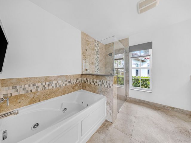 4-bedroom home for sale in Pompano Beach - 3630 Dunes Vista Drive - MondialRealty