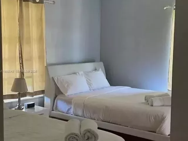 5-bedroom home for sale in Hollywood - 1319 Fillmore St - MondialRealty