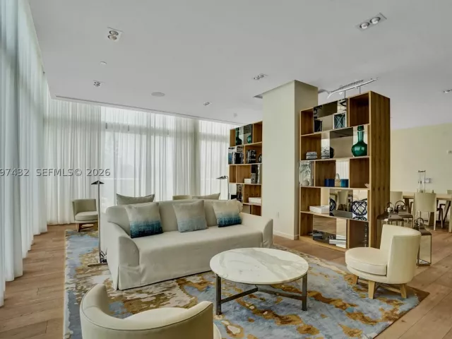 2-bedroom condo for rent in Fort Lauderdale - 401 N Birch Rd 404 - MondialRealty