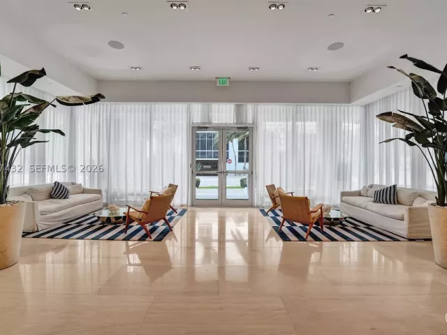 2-bedroom condo for rent in Fort Lauderdale - 401 N Birch Rd 404 - MondialRealty