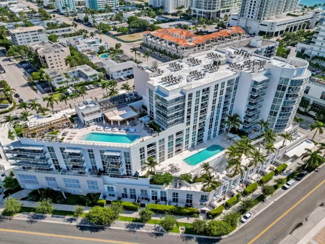 2-bedroom condo for rent in Fort Lauderdale - 401 N Birch Rd 404 - MondialRealty