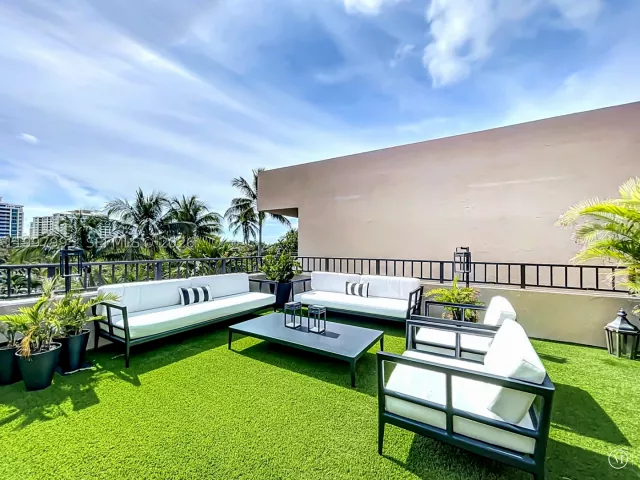 3-bedroom home for sale in Key Biscayne - 201 Crandon Blvd 163 - MondialRealty