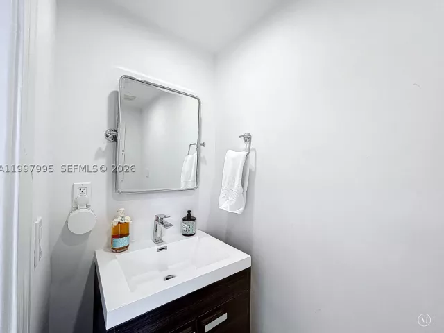 3-bedroom home for sale in Key Biscayne - 201 Crandon Blvd 163 - MondialRealty