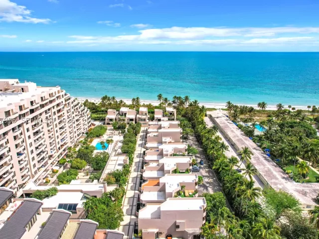 3-bedroom home for sale in Key Biscayne - 201 Crandon Blvd 163 - MondialRealty
