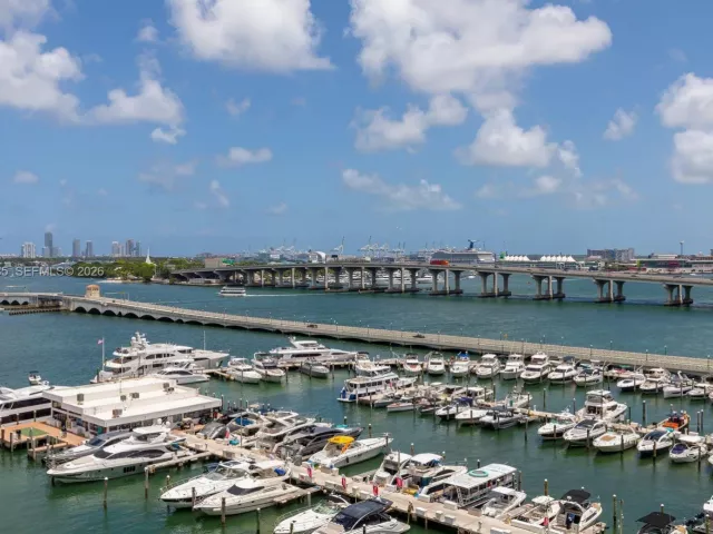 2-bedroom condo for rent in Miami - 1717 N Bayshore Dr A-1231 - MondialRealty