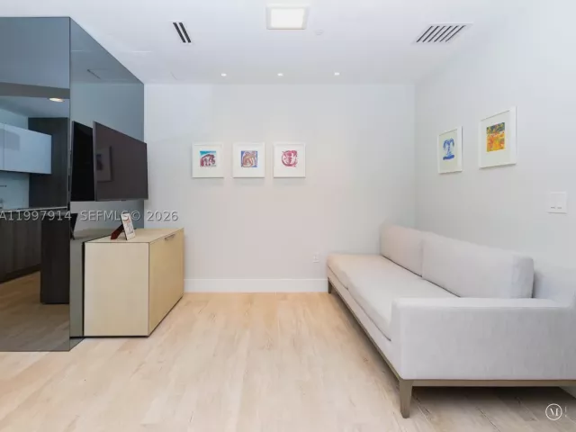 2-bedroom condo for rent in Key Biscayne - 360 Ocean Dr 304S - MondialRealty