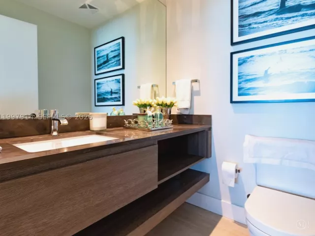 2-bedroom condo for rent in Key Biscayne - 360 Ocean Dr 304S - MondialRealty