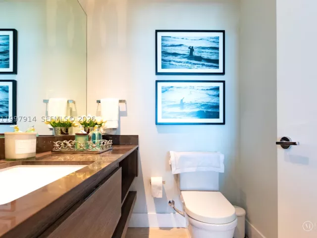2-bedroom condo for rent in Key Biscayne - 360 Ocean Dr 304S - MondialRealty