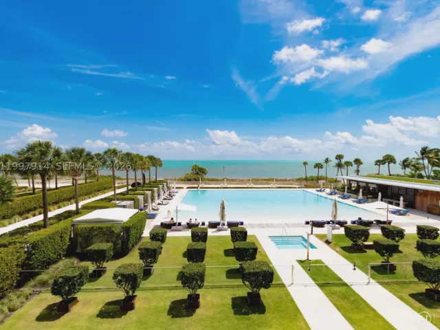 2-bedroom condo for rent in Key Biscayne - 360 Ocean Dr 304S - MondialRealty