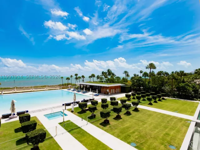 2-bedroom condo for rent in Key Biscayne - 360 Ocean Dr 304S - MondialRealty