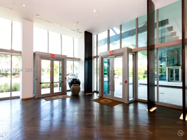 2-bedroom condo for rent in Key Biscayne - 360 Ocean Dr 304S - MondialRealty
